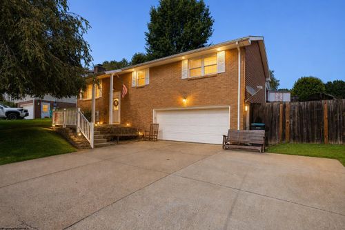 7 Coolview Ln, Bridgeport, WV, 26330-1008 | Card Image