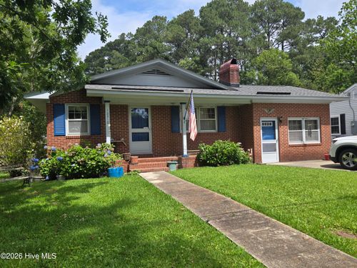 1221 Crescent Dr, Elizabeth City, NC, 27909-6651 | Card Image