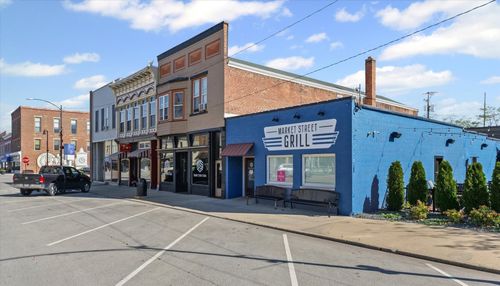 125 S Market St, Paxton, IL, 60957-1223 | Card Image