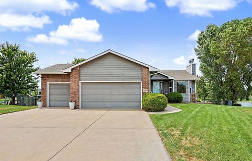 1601 N Nickelton Cir, Wichita, KS, 67235-1545 | Card Image