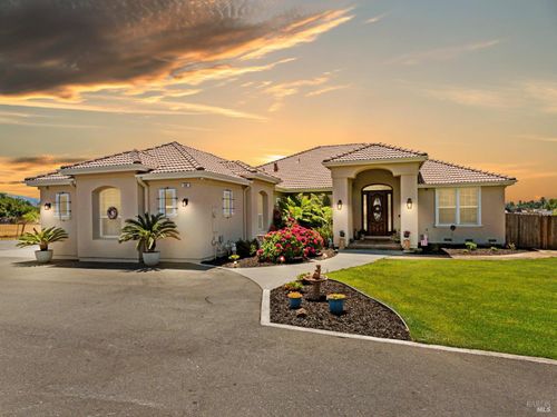 534 Mountain View Ave, Santa Rosa, CA, 95407-8257 | Card Image