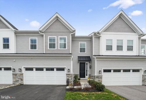 667 Levering St, BLUE BELL, PA, 19422-1874 | Card Image