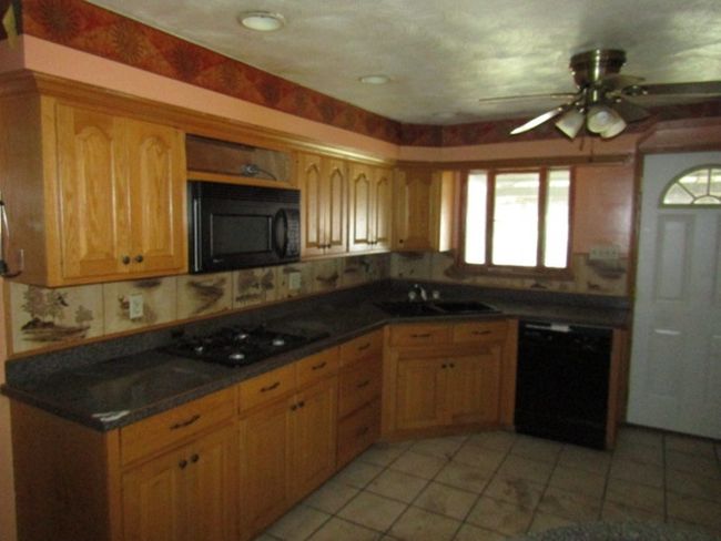 11 Raymond St, House other with 3 bedrooms, 1 bathrooms and 1 parking in Dravosburg PA | Image 11