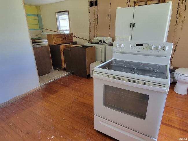 225 Hickory St, House other with 2 bedrooms, 1 bathrooms and null parking in Flora IL | Image 21