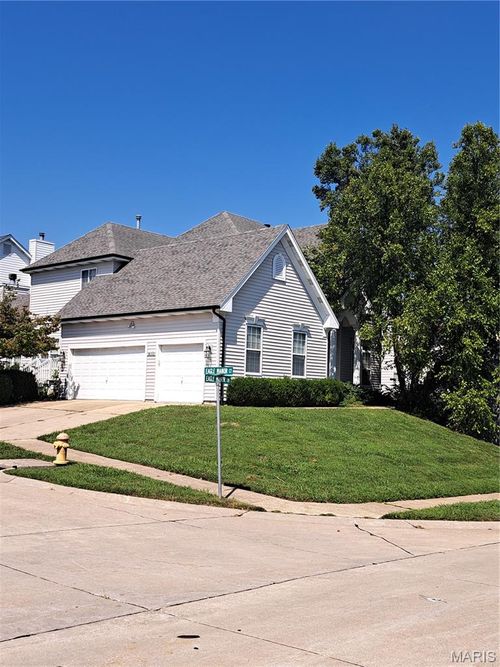 14001 Eagle Manor Court, Chesterfield, MO, 63017 | Card Image