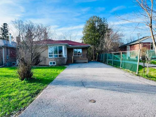 90 Rockport Cres, Richmond Hill, ON, L4C2L8 | Card Image