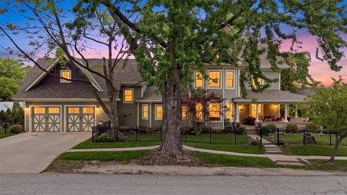 105 Sw 15th Street, Blue Springs, MO, 64015 | Card Image