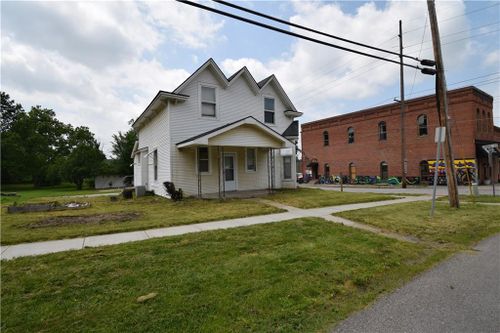 201 E Washington St, Kearney, MO, 64060-8621 | Card Image