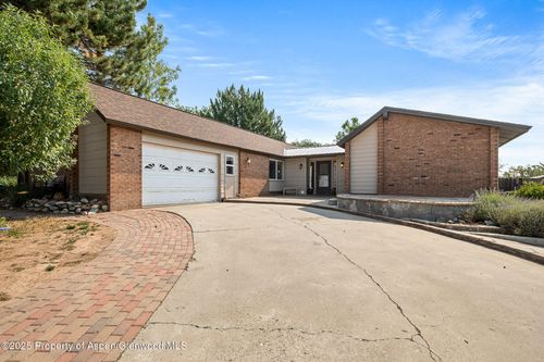 520 Aspen Ave, Rifle, CO, 81650-2924 | Card Image