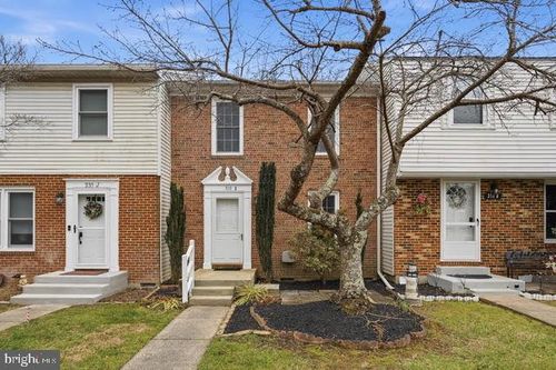 310 S 11th St, PURCELLVILLE, VA, 20132-3382 | Card Image