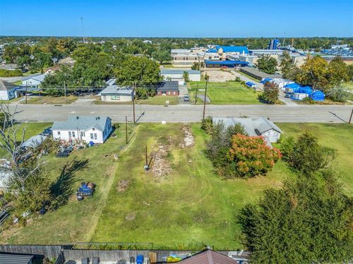 321 Cypress St, Sulphur, LA, 70663-4911 | Card Image