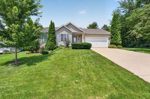 837 Vista Ridge Dr, Mount Horeb, WI, 53572-2351 | Card Image