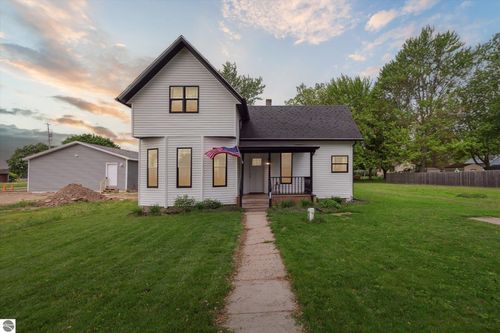 646 S Melze St, Merrill, MI, 48637-2525 | Card Image
