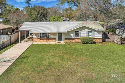 407 E Myrtle Ave, Foley, AL, 36535-2628 | Card Image