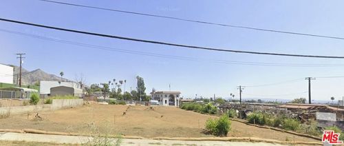 2548 El Molino Ave, Altadena, CA, 91001-2318 | Card Image