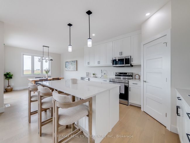 7 - 7966 Fallon Dr, House other with 4 bedrooms, 3 bathrooms and 4 parking in Granton ON | Image 11