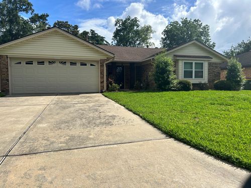 5105 Apple Springs Drive, Pearland, TX, 77584 | Card Image