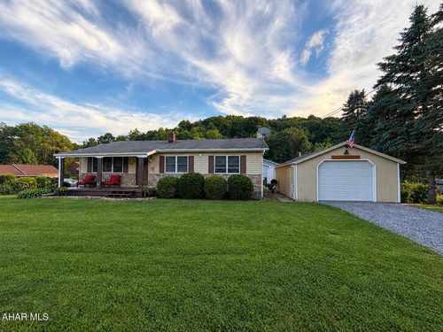 413 S Dartmouth Ln, Altoona, PA, 16602-7303 | Card Image