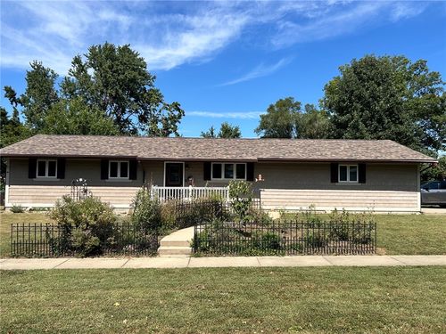 1905 Harrison Ave, Charleston, IL, 61920-2359 | Card Image