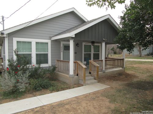 2279 Eastman Ave, New Braunfels, TX, 78130-6808 | Card Image