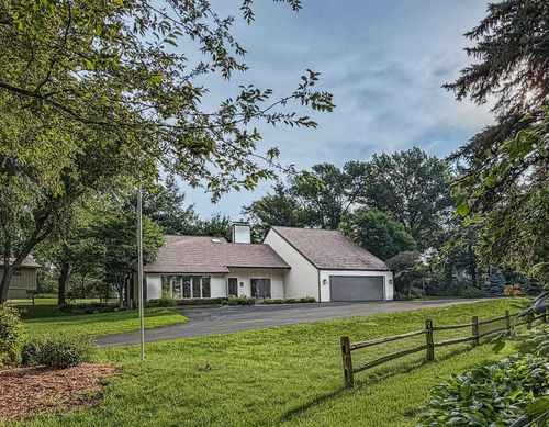 804 Walden Ln, Grundy Center, IA, 50638-1053 | Card Image