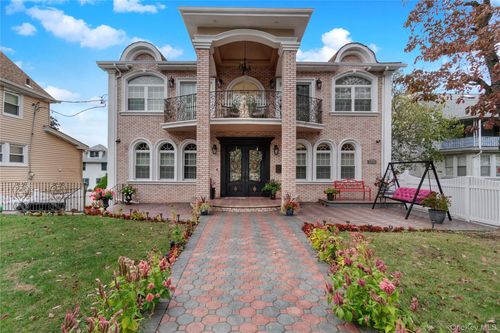 19319 109th Rd, Saint Albans, NY, 11412-1609 | Card Image