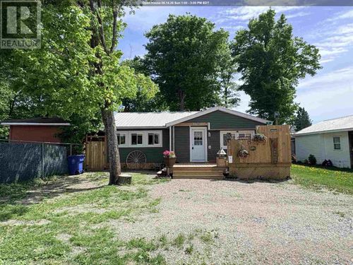 8 Wildwood Dr, Aweres, ON, P6A5K7 | Card Image