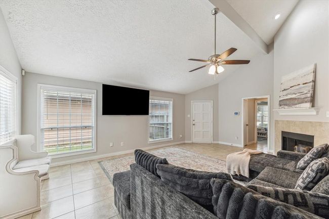 2515 Spring Dusk Ln, House other with 3 bedrooms, 2 bathrooms and 1 parking in Spring TX | Image 6