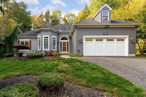 10 Golden Cir, Southampton, MA, 01073-9104 | Card Image
