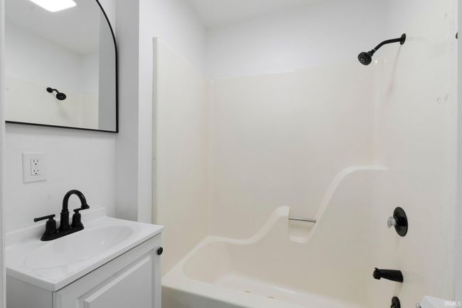 404 W Canal St, House other with 6 bedrooms, 4 bathrooms and null parking in Wabash IN | Image 18