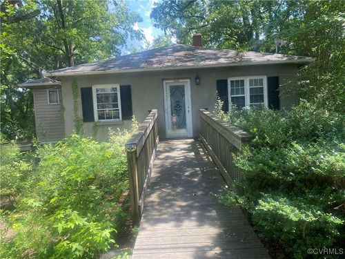 2806 Virginia St, Hopewell, VA, 23860-5830 | Card Image