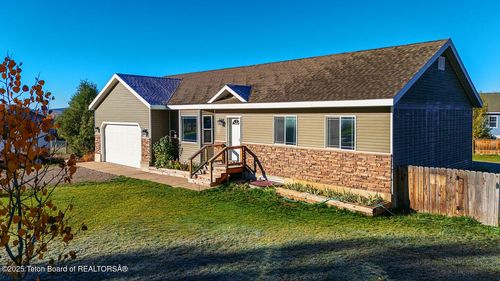 189 East St, Star Valley Ranch, WY, 83127-5164 | Card Image