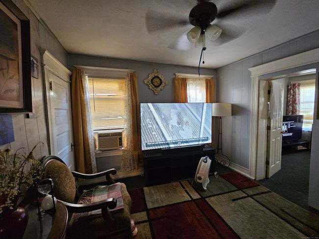 934 - 932-934 Connecticut Ave, Home with 5 bedrooms, 3 bathrooms and null parking in Bridgeport CT | Image 15