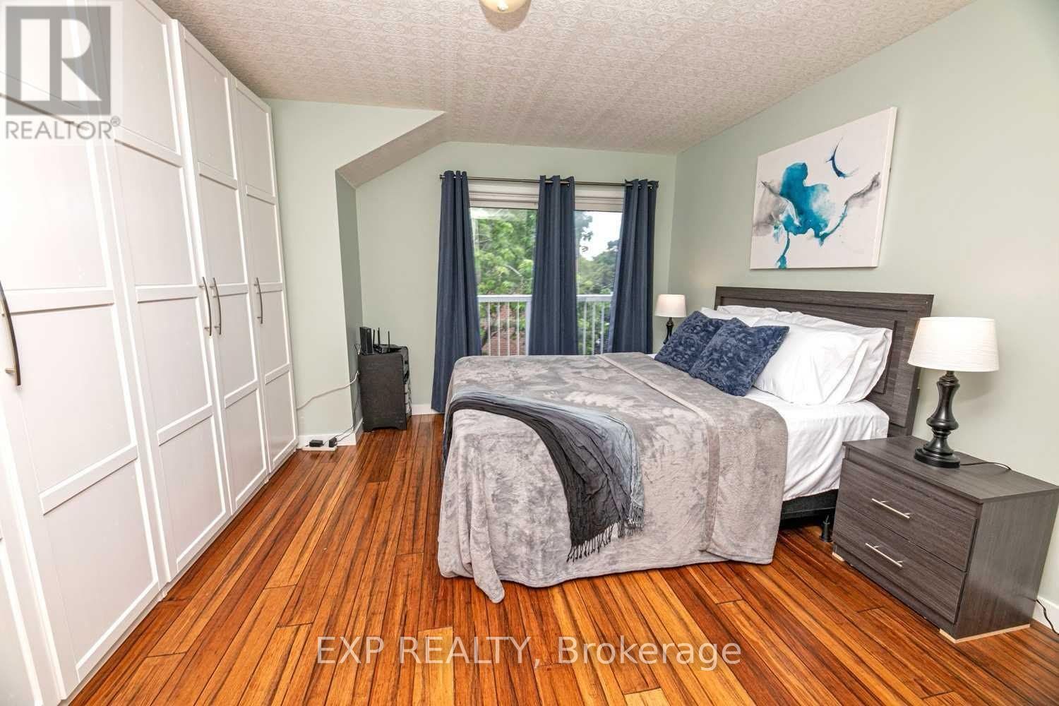 Residential Lease in Toronto E04 3