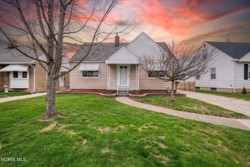 3104 Ravenwood Blvd, Toledo, OH, 43614-3726 | Card Image