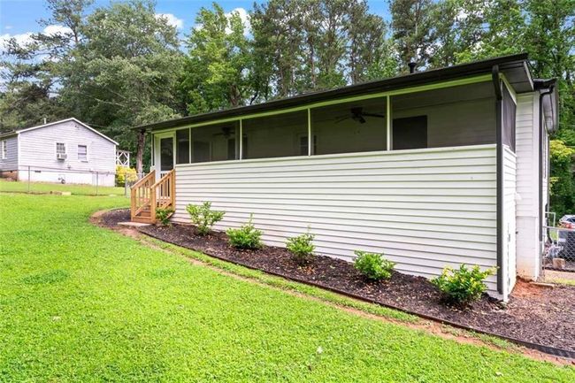 1326 Stella Cir Sw, House other with 3 bedrooms, 2 bathrooms and 3 parking in Smyrna GA | Image 25