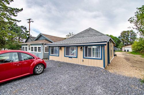 5023 44 Street, Sylvan Lake, AB, T4S1C6 | Card Image