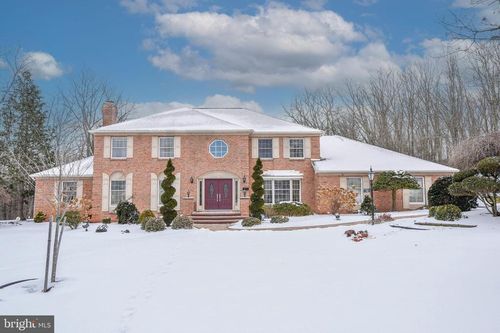 911 Seybert St, HAZLETON, PA, 18201-2538 | Card Image