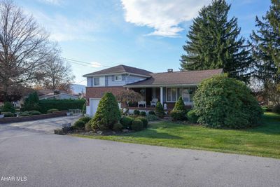 2 Orchard View Drive, House other with 3 bedrooms, 2 bathrooms and null parking in Hollidaysburg PA | Image 2