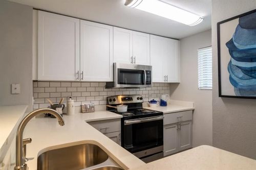 unit-421b-4580 Barclay Dr, Dunwoody, GA, 30338-5883 | Card Image