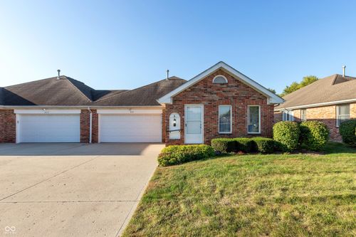 20-315 E College Ave, Brownsburg, IN, 46112-1240 | Card Image