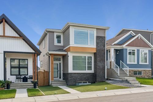 125 Rochester Way Nw, House with 3 bedrooms, 3 bathrooms and 2 parking in Calgary AB | Card Image