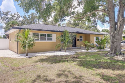 9046 3rd St N, ST PETERSBURG, FL, 33702-3244 | Card Image