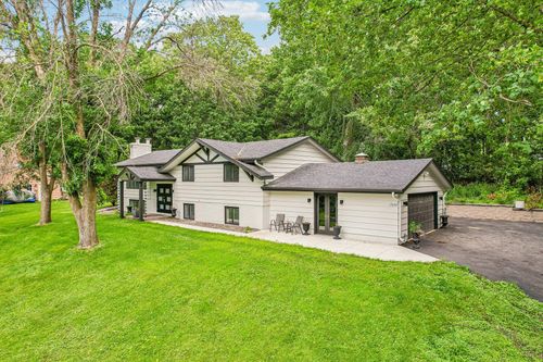 17046 Chiltern Hills Rd, Minnetonka, MN, 55345-2505 | Card Image