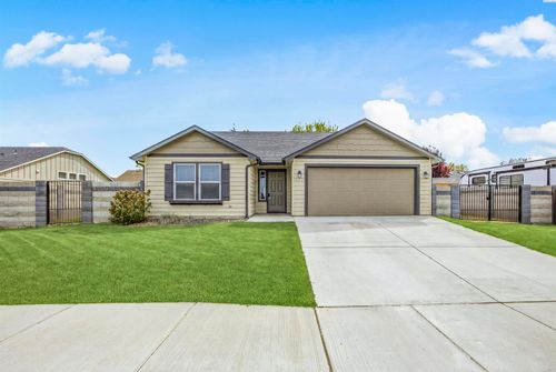 620 Pappys Way, Grandview, WA, 98930-4702 | Card Image