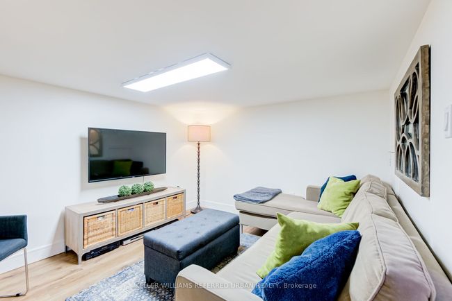 12 Wesley Ave, House other with 3 bedrooms, 4 bathrooms and 6 parking in Mississauga ON | Image 39