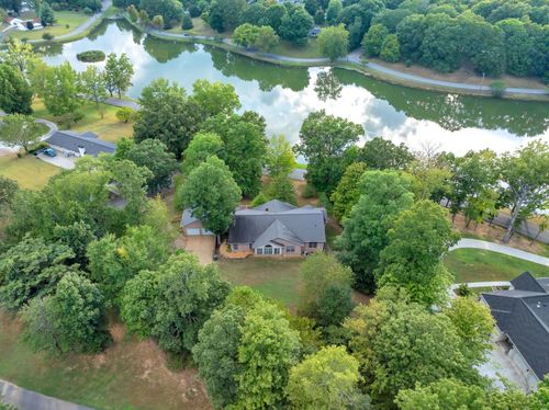 300 E Lake Dr, Dickson, TN, 37055-1480 | Card Image