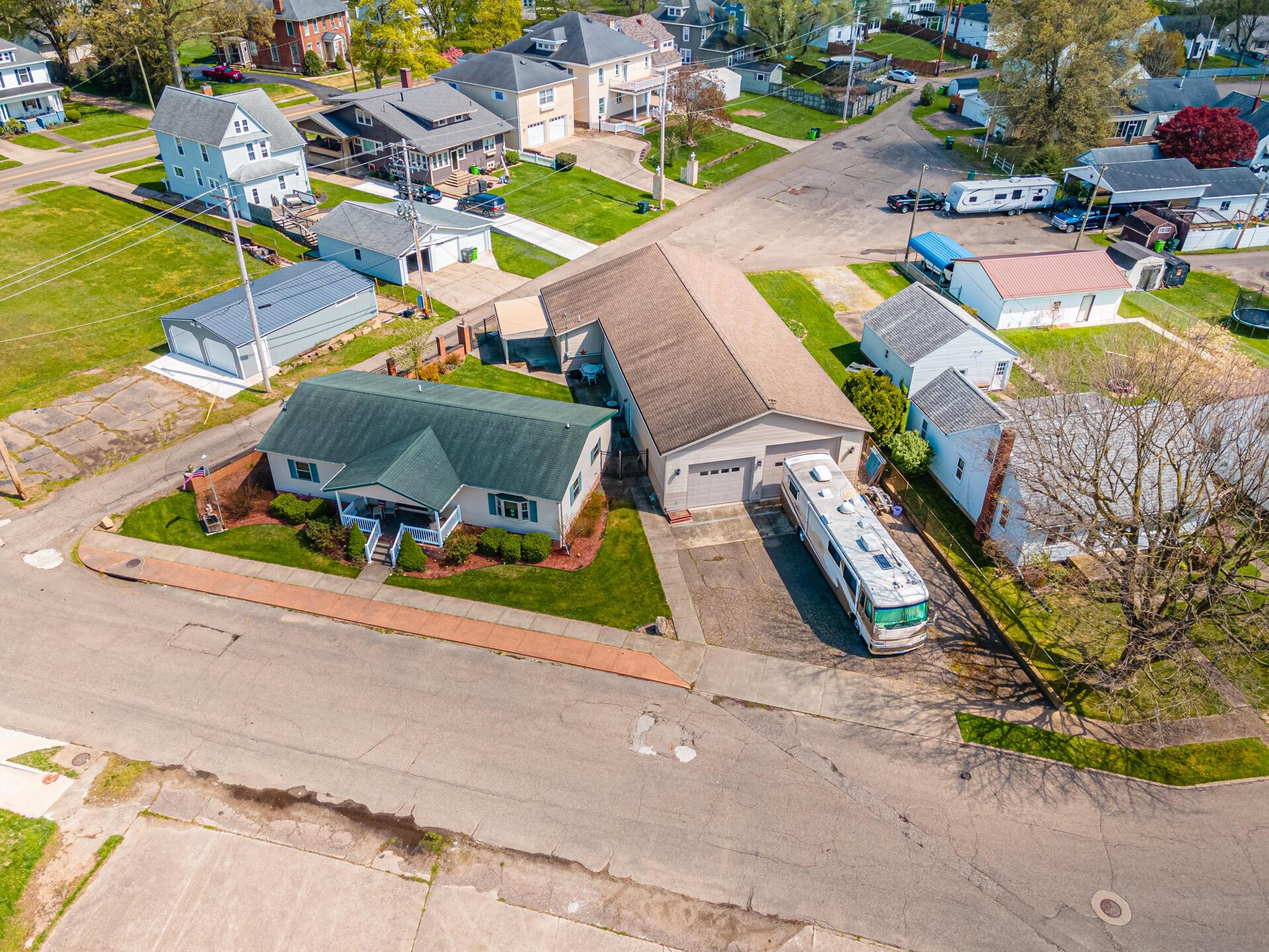 12th St, Coshocton, OH 43812