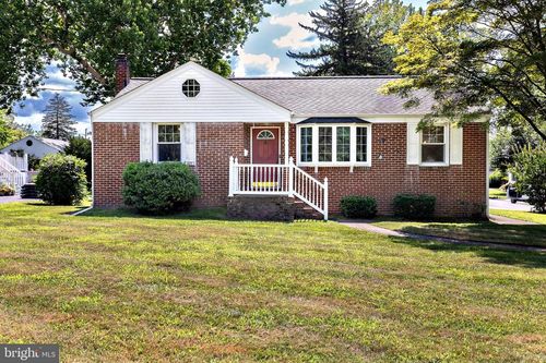 427 W Maple Ave, LAUREL SPRINGS, NJ, 08021-3121 | Card Image