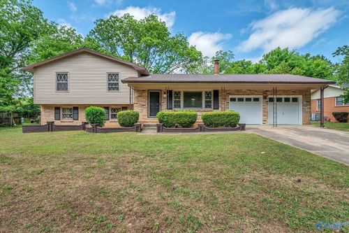 3907 Timbercrest Drive Nw, Huntsville, AL, 35810 | Card Image